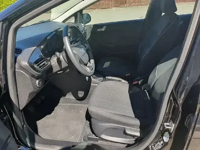 Gebraucht Ford Fiesta Cool & Connect 101 PS (74 kW) 2018 Schwarz Kleinwagen