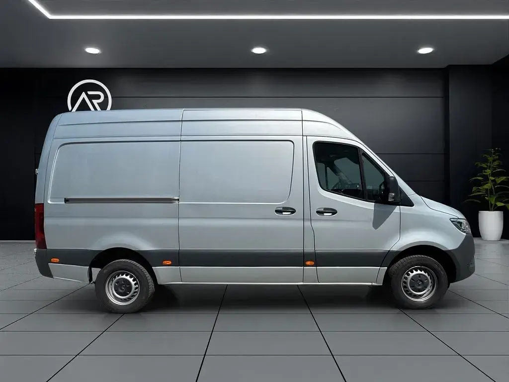 Gebraucht Mercedes Sprinter 163 PS (119 kW) 2020 Silber Van