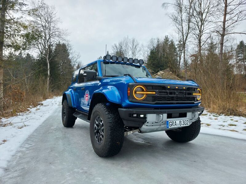 Blau Gebraucht 2024 Ford Bronco Raptor SUV | 141.200 € - Bild 1/4