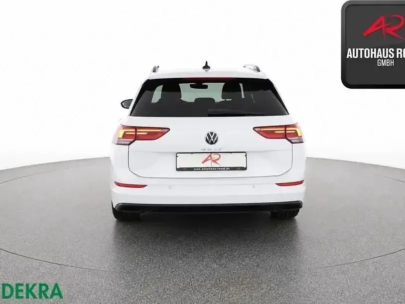 Gebraucht VW Golf VIII 150 PS (110 kW) 2023 Weiss Kombi