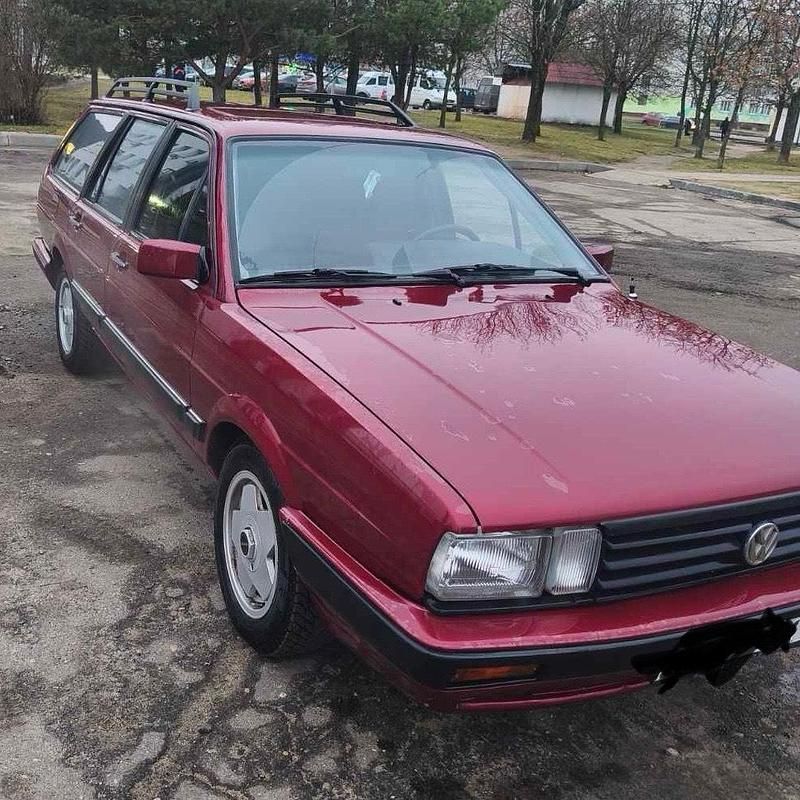 Second-hand VW Passat 75 CP (55 kW) 1987 Roșu Break