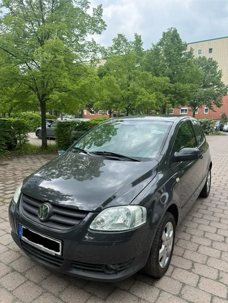 Gebraucht VW Fox 74 PS (54 kW) 2006 Grau Kleinwagen