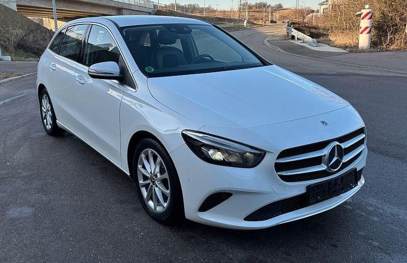 Usata Mercedes B180 116 CV (85 kW) 2020 Bianco Monovolume