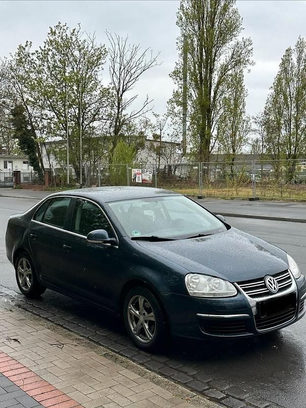 Usata VW Jetta 105 CV (77 kW) 2006 Blu Berlina
