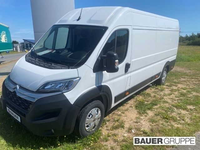 Weiss Gebraucht 2021 Citroën Jumper Van / Kleinbus | 28.441 € (Teuer) - Bild 1/4