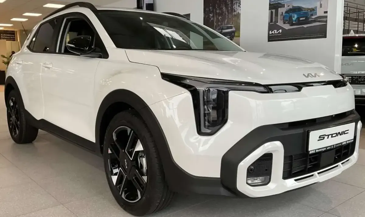 Neu Kia Stonic GT-Line 116 PS (85 kW) 2026 Clear white SUV
