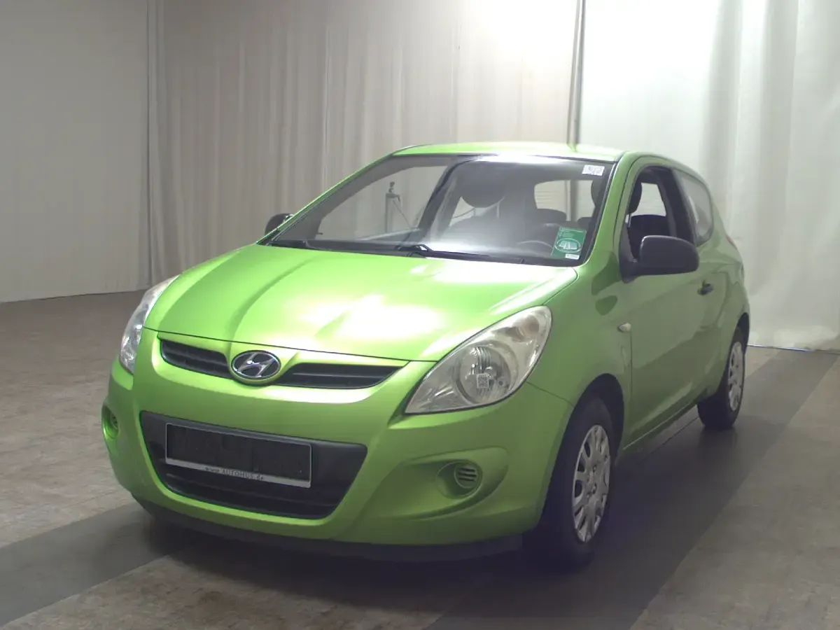 Gebraucht Hyundai i20 Classic 77 PS (56 kW) 2009 Electric green Kleinwagen