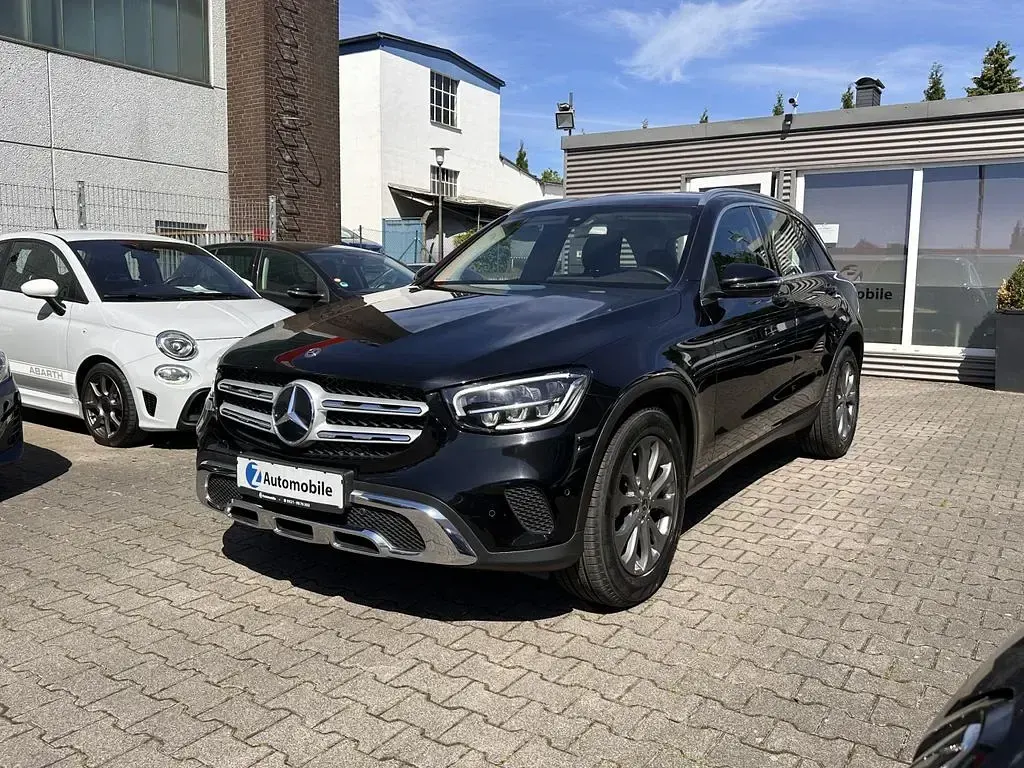 Gebraucht Mercedes GLC220 194 PS (142 kW) 2019 Obsidianschwarz  metalliclack SUV
