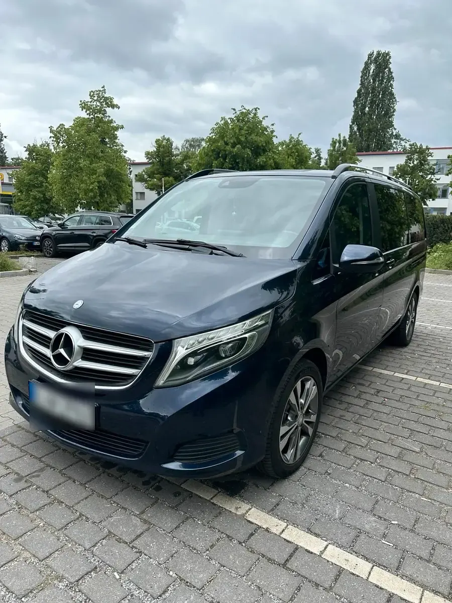 Gebraucht Mercedes V250 Edition 190 PS (139 kW) 2015 Blau Van / Kleinbus