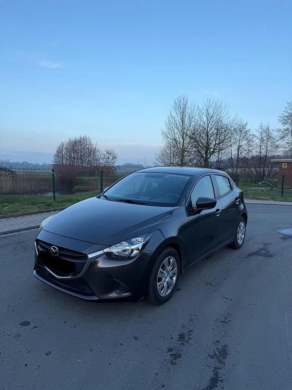 Braun Gebraucht 2016 Mazda 2 Kleinwagen | 8.800 € (Fairer Preis) - Bild 1/4