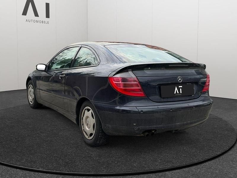 Gebraucht Mercedes C180 143 PS (105 kW) 2002 Blau Coupé