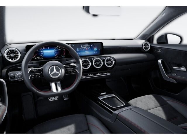 Gebraucht Mercedes A200 AMG 163 PS (119 kW) 2024 Weiß Limousine