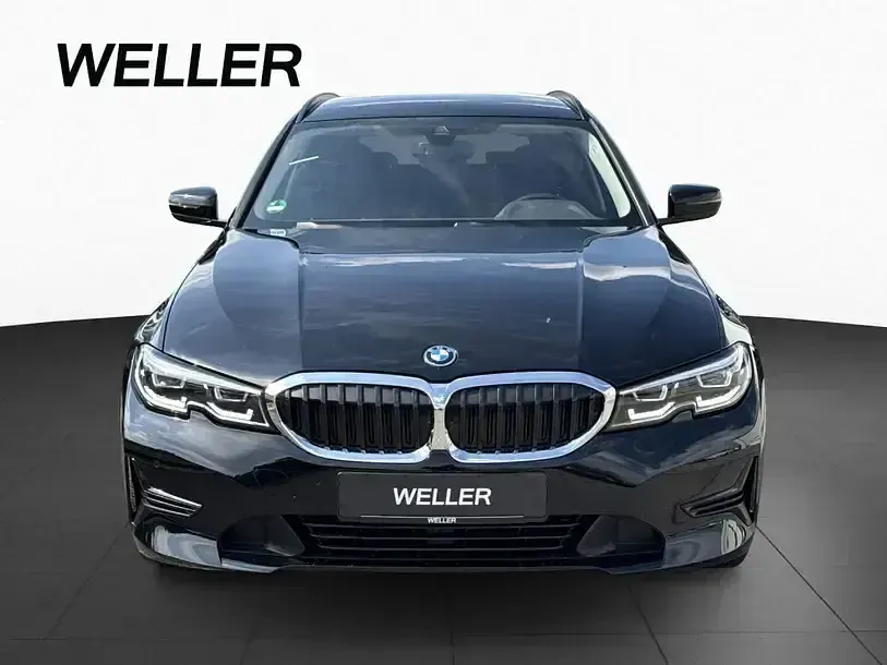 Używany BMW 330e Advantage 292 KM (214 kW) 2022 Czarny Kombi