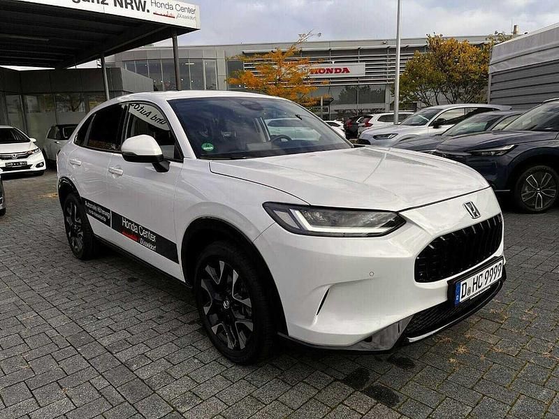 Platinum white (weiß) Gebraucht 2025 Honda ZR-V Advance SUV | 38.980 € (Etwas zu teuer) - Bild 1/2