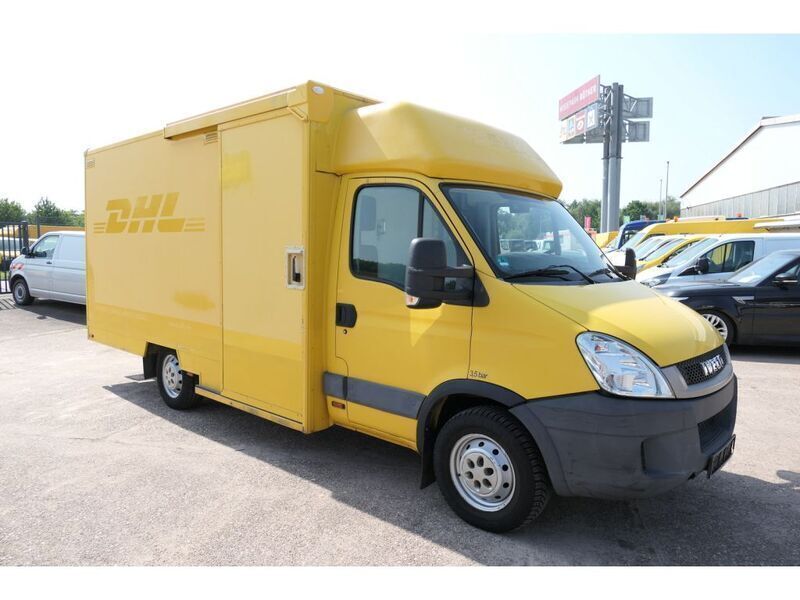 Second-hand Iveco Daily 106 CP (77 kW) 2011 Galben Van