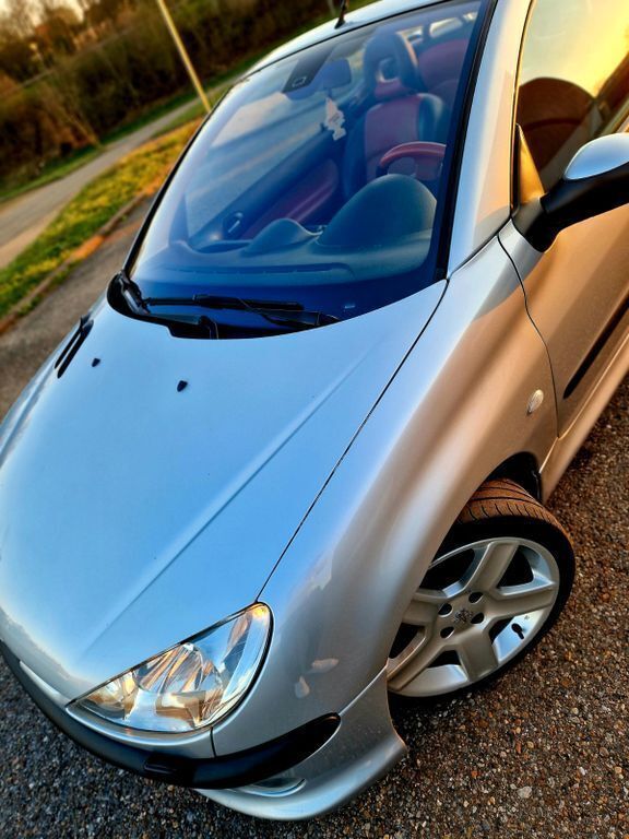 Silber Gebraucht 2002 Peugeot 206 CC RC Cabrio | 2.720 € (Fairer Preis) - Bild 1/4