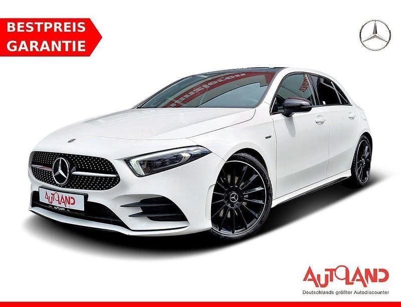 Weiß Gebraucht 2020 Mercedes A220 AMG line Limousine | 28.990 € (Fairer Preis) - Bild 1/4