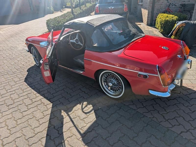 Second-hand MG B 67 CP (49 kW) 1972 Roșu Cabrio