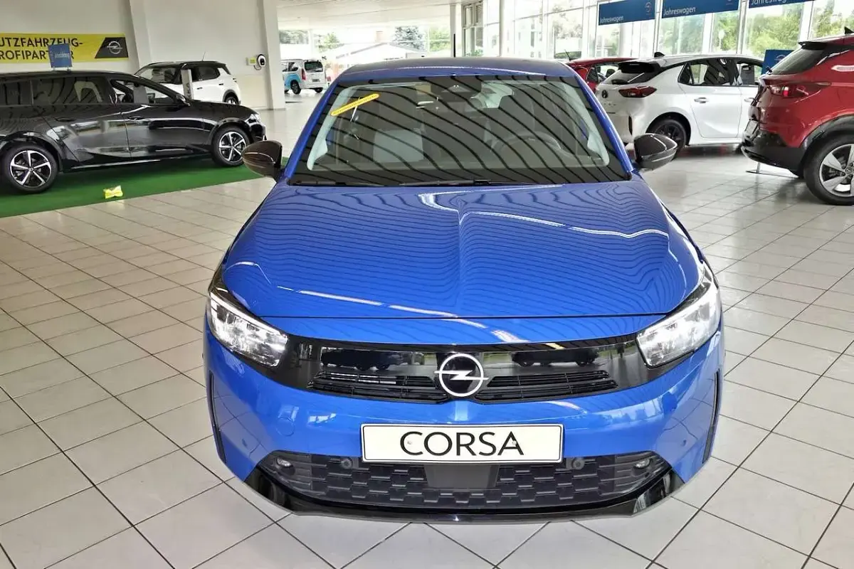 Gebraucht Opel Corsa 101 PS (74 kW) 2025 Voltaik blau Kleinwagen