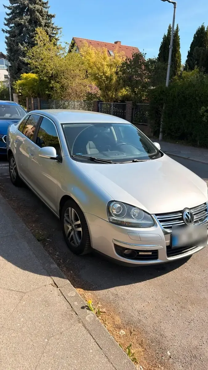 Gebraucht VW Jetta 140 PS (102 kW) 2007 Silber Limousine