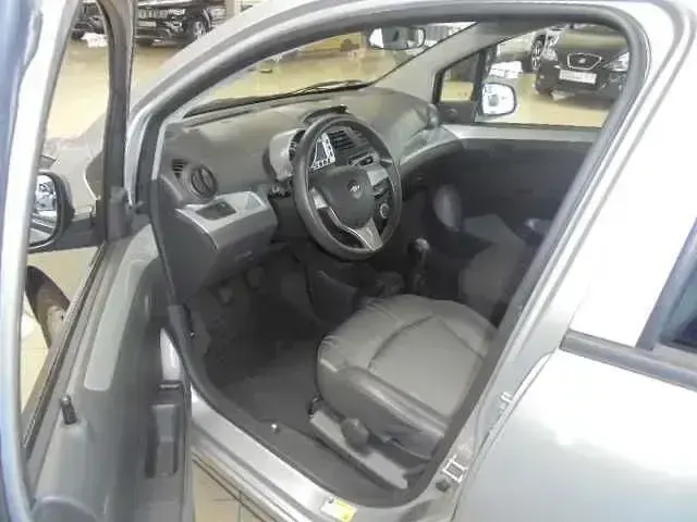Używany Chevrolet Spark LS 68 KM (50 kW) 2013 Srebrny Hatchback