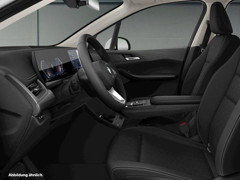 Gebraucht BMW 220 Active Tourer 170 PS (125 kW) 2025 Weiß Van / Kleinbus