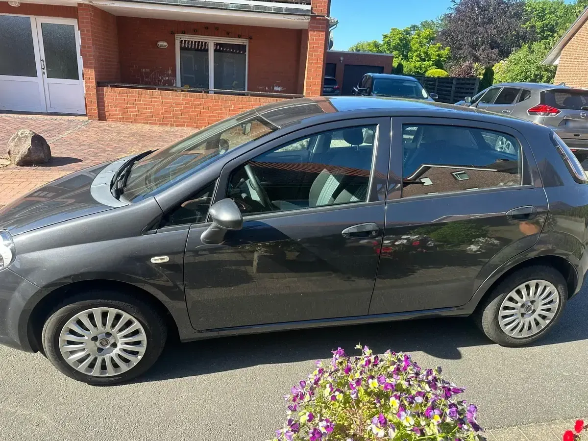 Gebraucht Fiat Punto Evo 77 PS (56 kW) 2012 Grau Kleinwagen