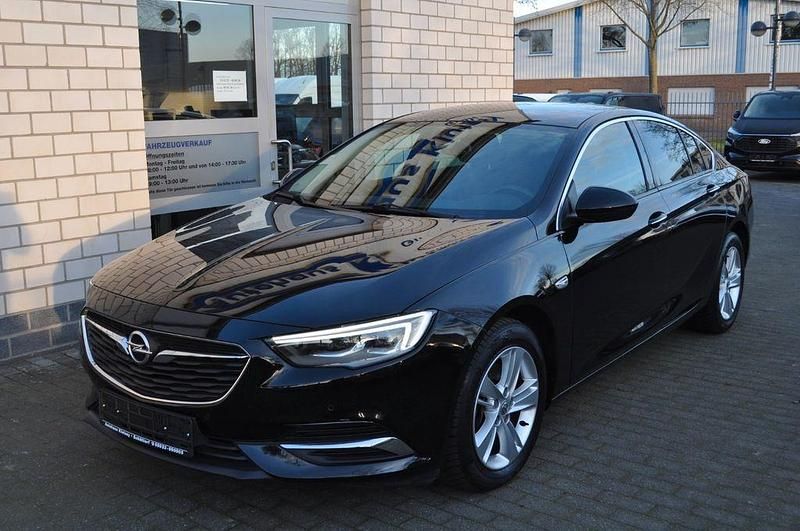 Schwarz Gebraucht 2017 Opel Insignia Innovation Limousine | 10.980 € (Guter Preis) - Bild 1/4