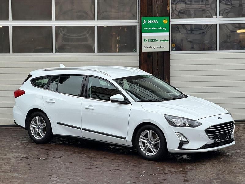 Gebraucht Ford Focus Cool & Connect 120 PS (88 kW) 2020 Weiß Kombi