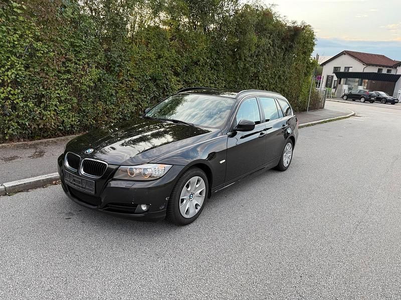 Schwarz Gebraucht 2012 BMW 318 Kombi | 4.500 € (Superpreis) - Bild 1/4