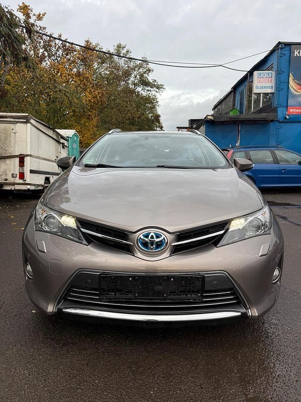Gebraucht Toyota Auris Hybrid 136 PS (100 kW) 2014 Silber Kombi
