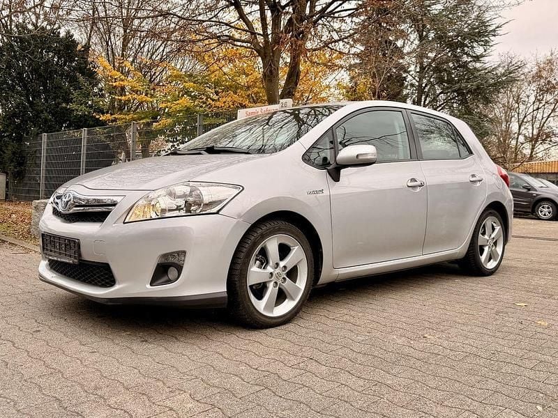 Silber Gebraucht 2011 Toyota Auris Hybrid Executive Limousine | 7.800 € (Superpreis) - Bild 1/4