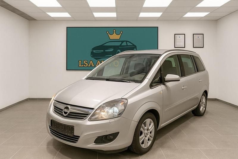 Silber Gebraucht 2013 Opel Zafira Family Van / Kleinbus | 3.390 € (Superpreis) - Bild 1/4