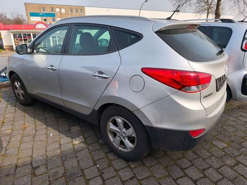 Gebraucht Hyundai ix35 Style 136 PS (100 kW) 2012 Silber SUV