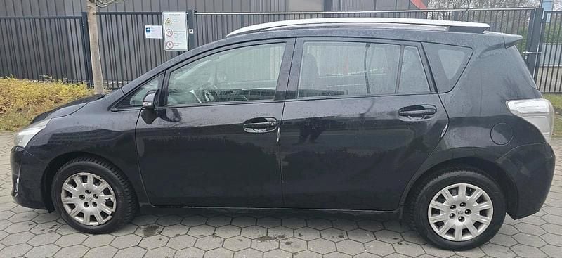 Schwarz Gebraucht 2013 Toyota Verso Van / Kleinbus | 6.700 € (Superpreis) - Bild 1/4