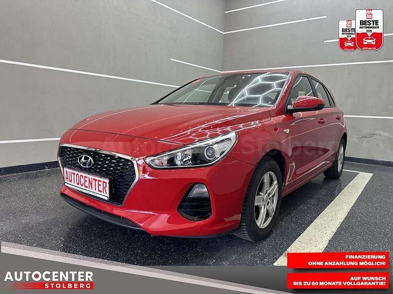Rot Gebraucht 2017 Hyundai i30 Pure Limousine | 11.900 € (Guter Preis) - Bild 1/4