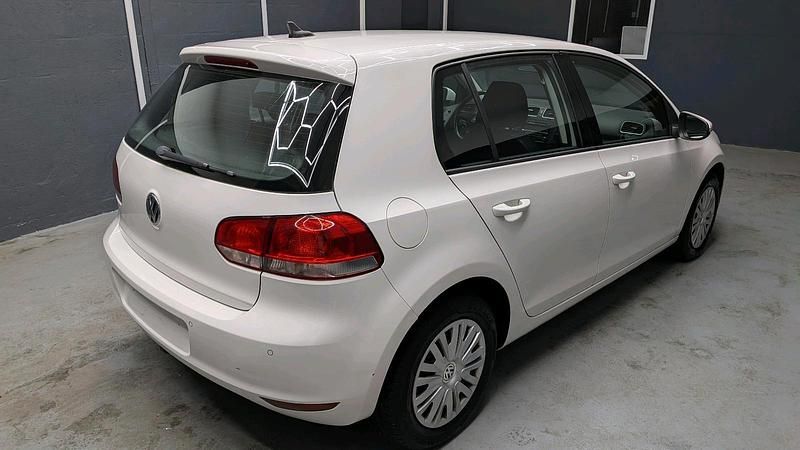 Gebraucht VW Golf VI Trendline 105 PS (77 kW) 2010 Weiß Kleinwagen