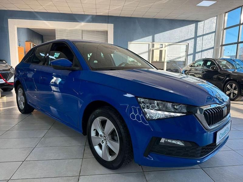 Gebraucht Skoda Scala Ambition 150 PS (110 kW) 2019 Blau Kleinwagen