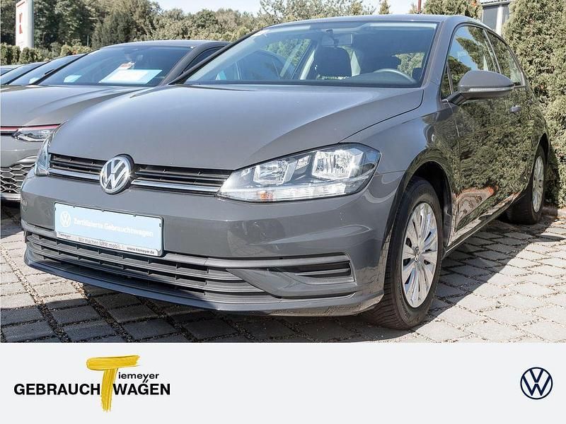 Grau Gebraucht 2018 VW Golf VII Trendline Limousine | 10.550 € (Superpreis) - Bild 1/4