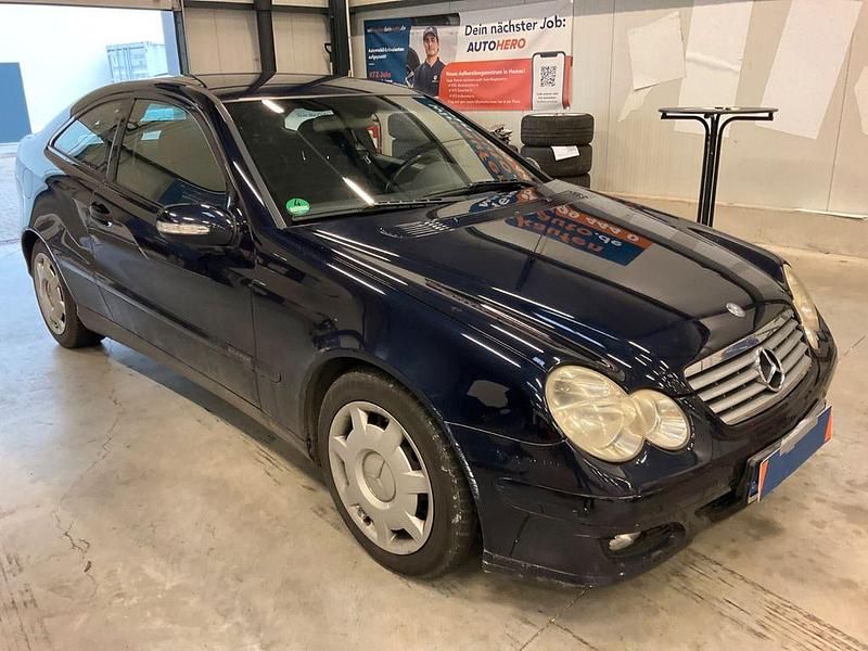 Gebraucht Mercedes C200 122 PS (89 kW) 2004 Blau Coupé