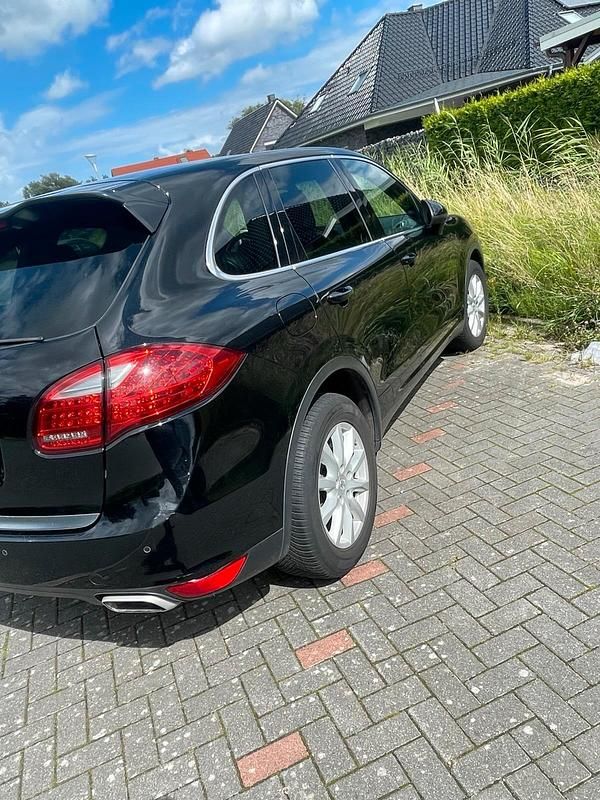 Gebraucht Porsche Cayenne 268 PS (197 kW) 2011 Schwarz SUV