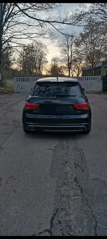 Gebraucht Audi A1 S-Line 185 PS (136 kW) 2011 Schwarz Kleinwagen