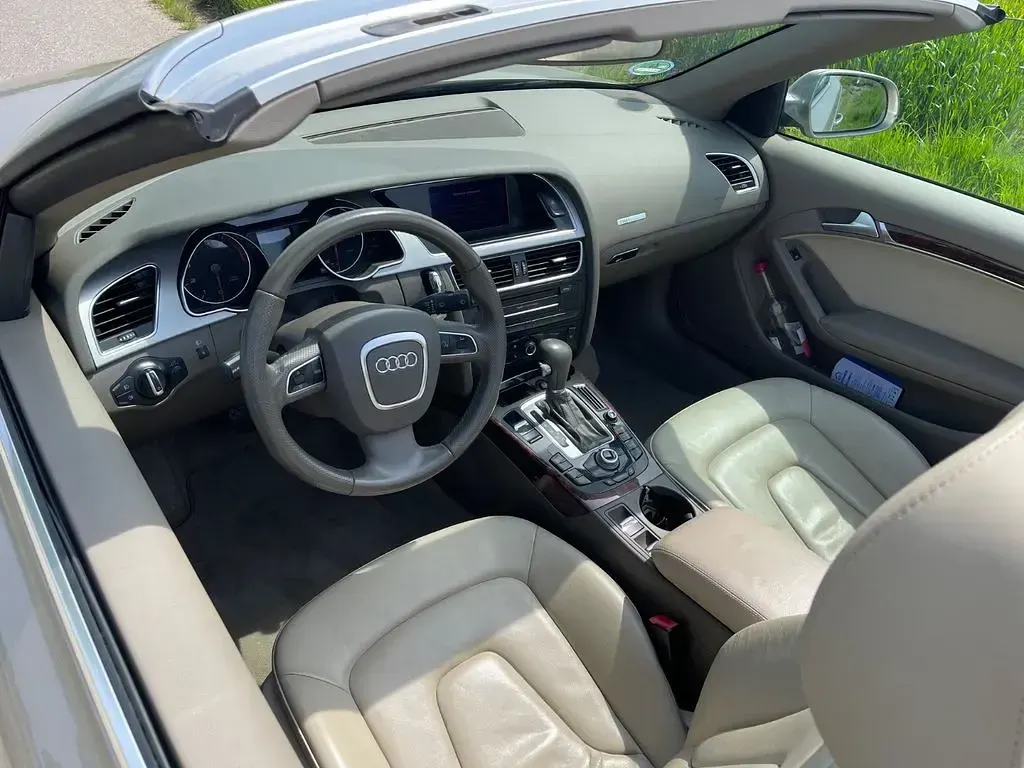 Gebraucht Audi A5 Cabriolet 160 PS (117 kW) 2010 Beige Cabrio