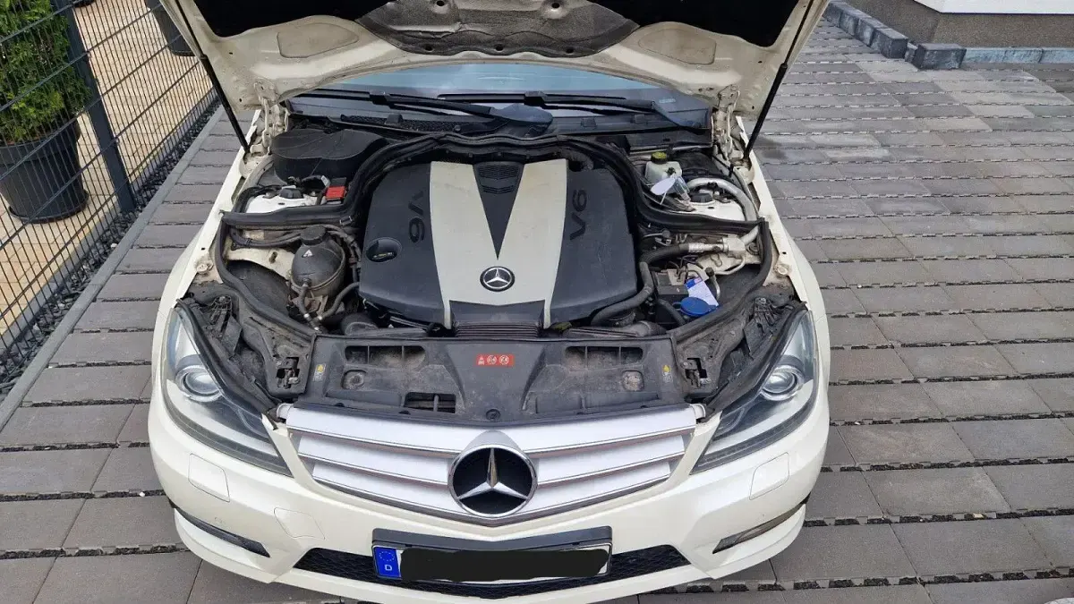 Gebraucht Mercedes C350 Avantgarde 265 PS (194 kW) 2013 Weiß Limousine