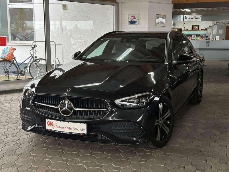 Olivgruen matt Gebraucht 2021 Mercedes C220 Avantgarde Kombi | 27.990 € (Teuer) - Bild 1/4
