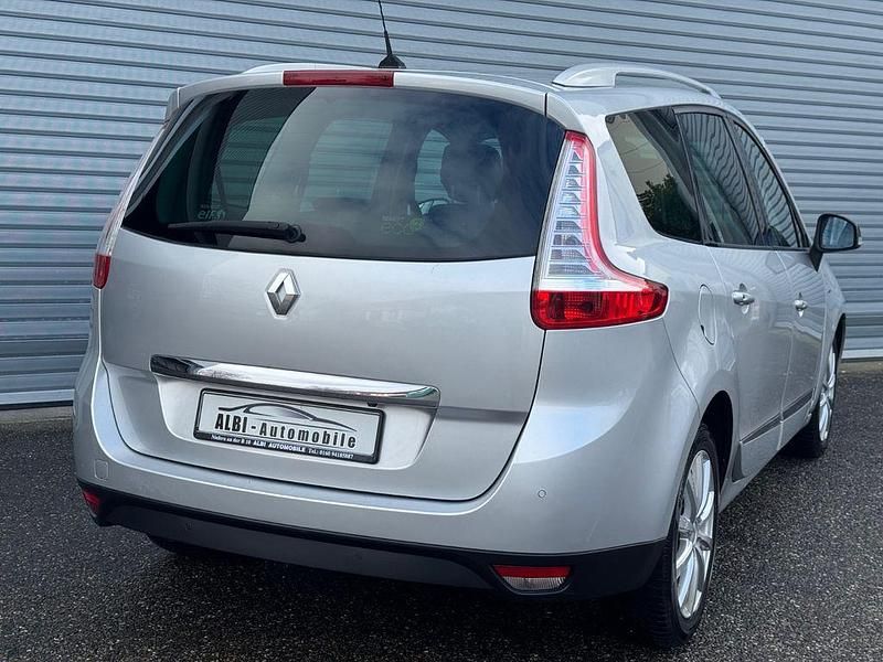 Gebraucht Renault Scénic III Bose Edition 131 PS (96 kW) 2013 Silber Limousine