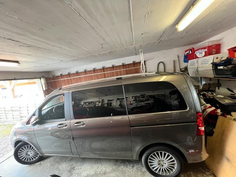 Grau Gebraucht 2015 Mercedes V220 Van / Kleinbus | 34.000 € (Fairer Preis) - Bild 1/4
