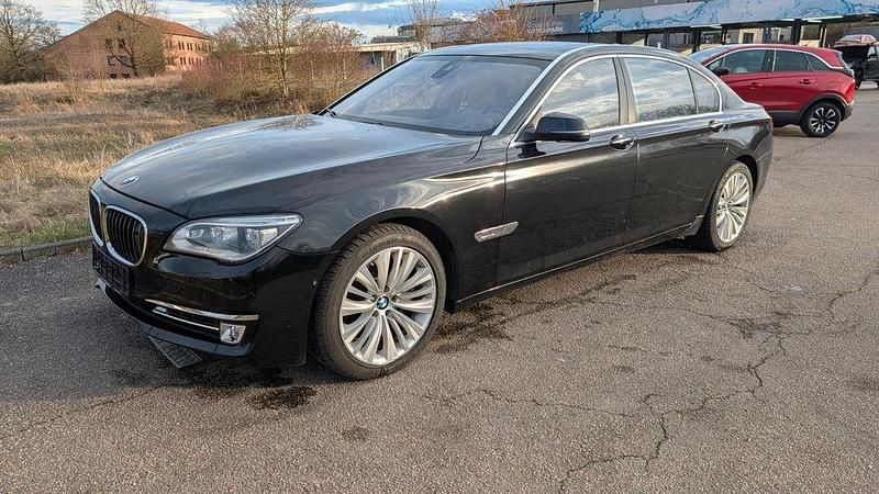 Gebraucht BMW 750L 381 PS (280 kW) 2015 Schwarz Limousine