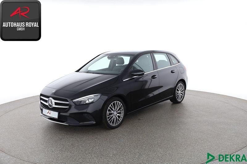Schwarz Gebraucht 2021 Mercedes B180 Style Van / Kleinbus | 19.780 € (Fairer Preis) - Bild 1/4