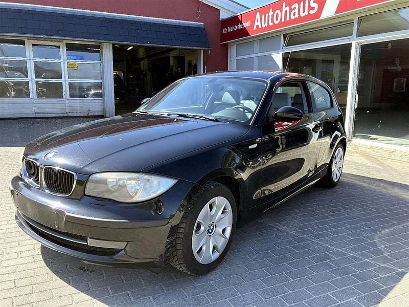 Second-hand BMW 116 122 CP (89 kW) 2007 Negru Hatchback